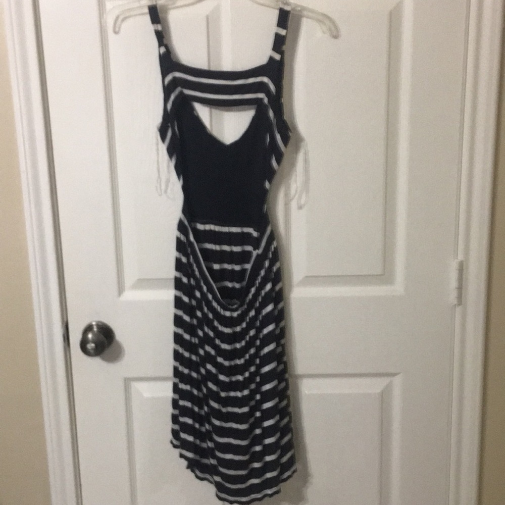 Dress backless - Picture 2 of 3